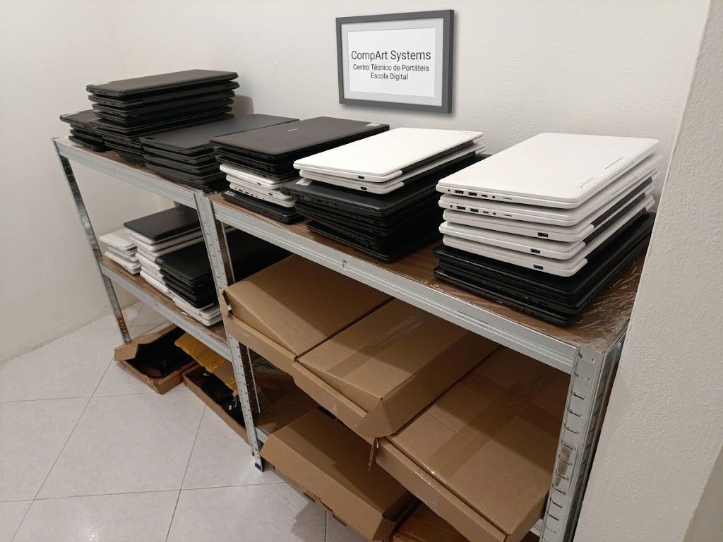 Lote de portáteis Escola Digital para reparação - Grupo CompArt Systems